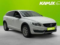 Begagnad Volvo V60 CC 150 HK (110 kW) 2017 Vit Kombi