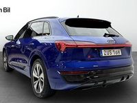 Begagnad Audi Q8 e-tron S-Line 250 kW (340 HK) 2023 Ultrablå metallic SUV