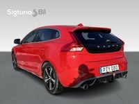 Begagnad Volvo V40 R-Design 190 HK (139 kW) 2017 Röd Halvkombi