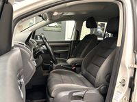 begagnad VW Touran 1.6 TDI 7 Sits /Kamrembytt /Navi /105hk