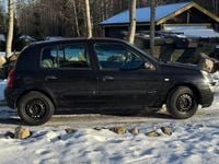 Begagnad Renault Clio R.S. 75 HK (55 kW) 2006 Svart metallic Halvkombi