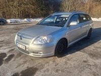 Begagnad Toyota Avensis 147 HK (108 kW) 2005 Kombi
