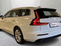 begagnad Volvo V60 T4 Momentum Advanced Edition, Klimatpaket, Lastpaket, Lane Keeping Aid, Dragkrok Halvautomatisk, Parkeringssensor Fram Bak 2020, Kombi