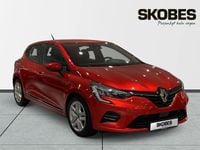 Begagnad Renault Clio V Zen 91 HK (66 kW) 2023 Röd Halvkombi