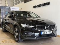 Begagnad Volvo V60 CC Momentum 197 HK (144 kW) 2021 Svart Kombi