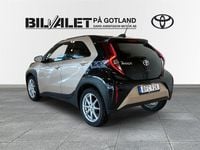 Begagnad Toyota Aygo X 72 HK (52 kW) 2022 Champagne/svart SUV