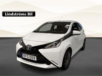 Begagnad Toyota Aygo X-play 69 HK (50 kW) 2017 Vit Halvkombi