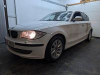 Begagnad BMW 118 Advantage 143 HK (105 kW) 2009 Vit Halvkombi