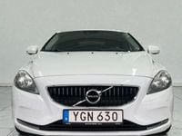 Begagnad Volvo V40 122 HK (89 kW) 2017 Vit Halvkombi