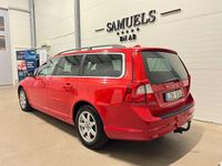 Begagnad Volvo V70 Momentum 163 HK (119 kW) 2011 Röd Kombi
