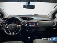 Begagnad Toyota Yaris Active 99 HK (72 kW) 2013 Röd Halvkombi