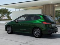 Begagnad BMW 230e Active Tourer M Sport 2024 Grön Minibuss