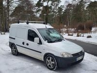 Begagnad Opel Combo 75 HK (55 kW) 2007 Minibuss