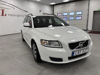 Begagnad Volvo V50 Kinetic 114 HK (83 kW) 2011 Vit Kombi