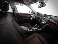 Begagnad BMW 320 Sport Line 164 HK (120 kW) 2018 Svart Kombi