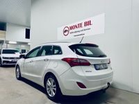 begagnad Hyundai i30 Kombi 1.6 CRDi Dragkrok Vinterhjul