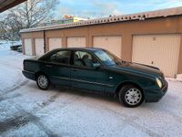 Begagnad Mercedes E240 170 HK (125 kW) 1999 Sedan
