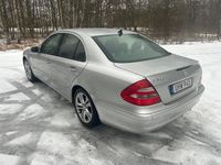 Begagnad Mercedes E200 163 HK (119 kW) 2003 Metallic
