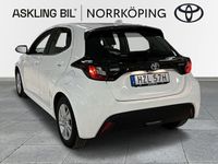 begagnad Toyota Yaris Hybrid Active Komfortpaket 2021, Halvkombi