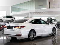 begagnad Lexus ES300H 2.5 E-CVT 218hk 2023 / LEASEBAR