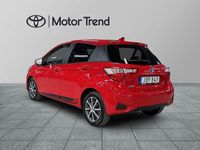 Begagnad Toyota Yaris Hybrid Edition 102 HK (75 kW) 2019 Röd