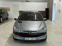 Begagnad Peugeot 206 109 HK (80 kW) 2004 Grå Halvkombi