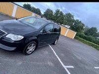 Begagnad VW Touran 150 HK (110 kW) 2010 Minibuss