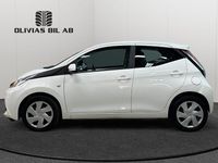 Begagnad Toyota Aygo X-play 69 HK (50 kW) 2017 Vit Halvkombi