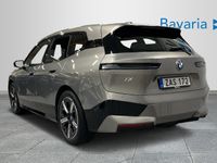 begagnad BMW iX xDrive40 40 Sportpaket Innovation Komfortpaket Drag Laser H/K