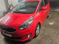 Begagnad Kia Carens 115 HK (84 kW) 2015 Röd Minibuss