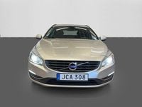Begagnad Volvo V60 Momentum 190 HK (139 kW) 2015 Silver Kombi