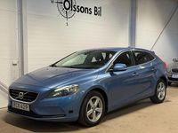 Begagnad Volvo V40 Momentum 190 HK (139 kW) 2016 Blå Halvkombi