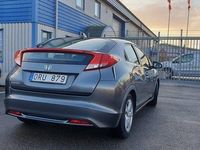 Begagnad Honda Civic 142 HK (104 kW) 2013 Ljusgrå Halvkombi