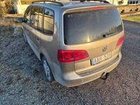 Begagnad VW Touran 140 HK (102 kW) 2014 Minibuss