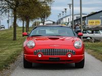 Begagnad Ford Thunderbird 285 HK (209 kW) 2004 Röd Cab