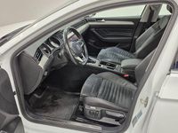 Begagnad VW Passat R-line 190 HK (139 kW) 2020 Vit Kombi