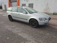 Begagnad Volvo V50 Kinetic 126 HK (92 kW) 2005 Ljusgrå Kombi