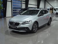 Begagnad Volvo V40 150 HK (110 kW) 2017 Silver Halvkombi