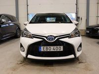 Begagnad Toyota Yaris Hybrid Active 101 HK (74 kW) 2015 Vit Halvkombi
