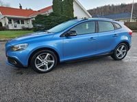 Begagnad Volvo V40 CC 200 HK (147 kW) 2016 Power blue metallic Kombi