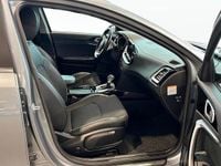 Begagnad Kia Ceed Advance 141 HK (103 kW) 2020 Grå Halvkombi