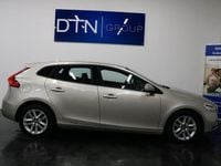 Begagnad Volvo V40 Momentum 120 HK (88 kW) 2017 Brun