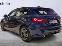 Begagnad BMW 118 Sport Line 136 HK (100 kW) 2022 Blå Halvkombi