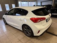 Begagnad Ford Focus ST-Line 125 HK (91 kW) 2021 Vit Halvkombi