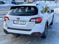 begagnad Subaru Outback 2.5 4WD Lineartronic Euro 6