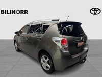 Begagnad Toyota Verso 148 HK (108 kW) 2017 Grå Minibuss