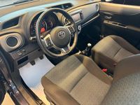 begagnad Toyota Yaris 5-dörrar 1.33 Dual VVT-i Bkam Dubb MoK 2013, Halvkombi