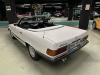 Begagnad Mercedes SL350 200 HK (147 kW) 1975 Vit Cab