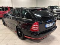 Begagnad Mercedes C32 AMG Avantgarde 354 HK (260 kW) 2002 Svart Kombi