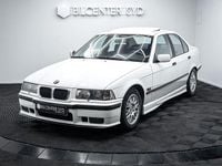 Begagnad BMW 325 192 HK (141 kW) 1994 Vit Sedan
